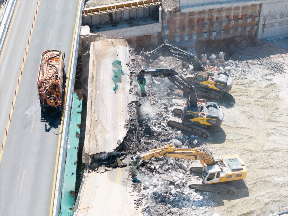 Flyover: Κατεδαφίστηκε το δεύτερο τμήμα της γέφυρας Πανοράματος – Εντυπωσιακές εικόνες και βίντεο-1