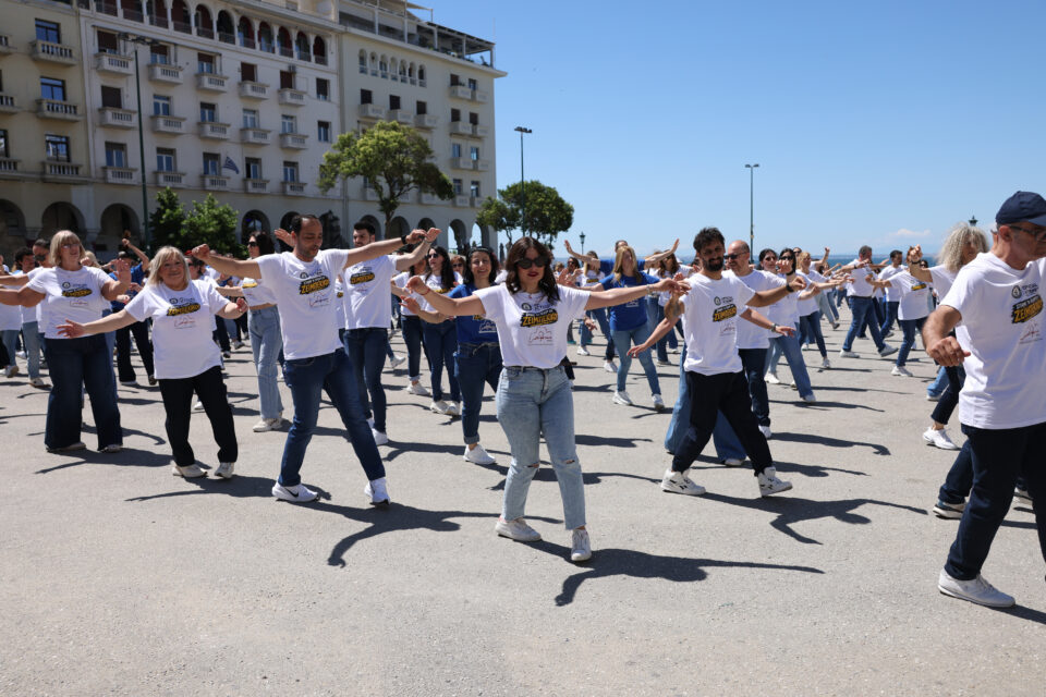 Θεσσαλονίκη: Ρεκόρ Γκίνες στην Αριστοτέλους με τη μεγαλύτερη χορογραφία ζεϊμπέκικου στον κόσμο-6