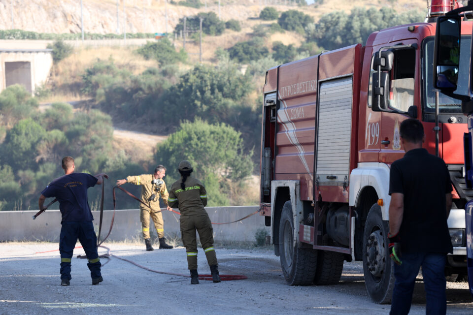Σε ύφεση η πυρκαγιά που ξέσπασε στο Ακραίφνιο Βοιωτίας-3