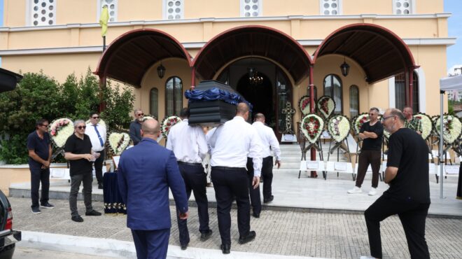 σε-κλίμα-πένθους-το-τελευταίο-αντίο-στ-564307444