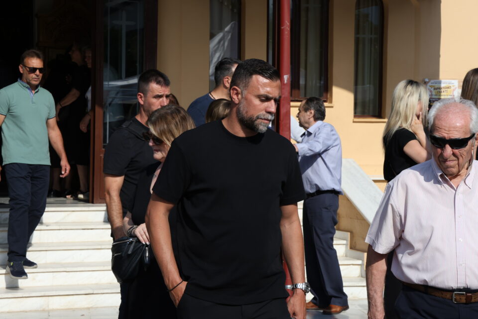 Σε κλίμα πένθους το τελευταίο αντίο στον Τάκη Γκώνια [εικόνες]-7