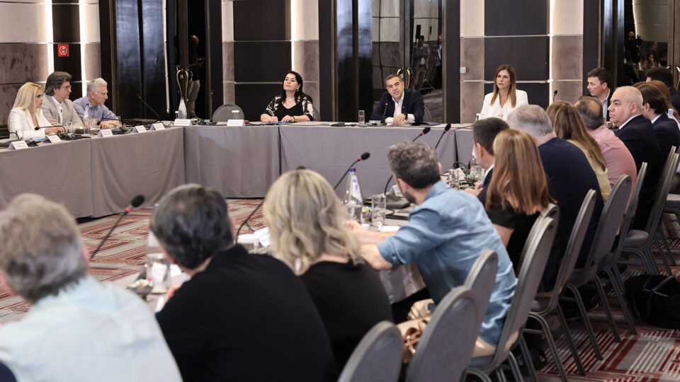 ΕΛΑΣ: Τα μηνύματα Τσίπρα στην πρώτη συνεδρίαση της «σκιώδους κυβέρνησης»-1