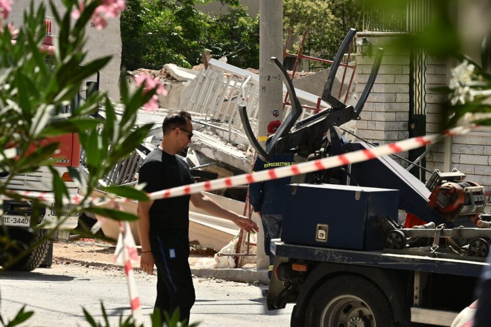Πετράλωνα: Κατέρρευσε πολυκατοικία στην οδό Αλκμήνης-2