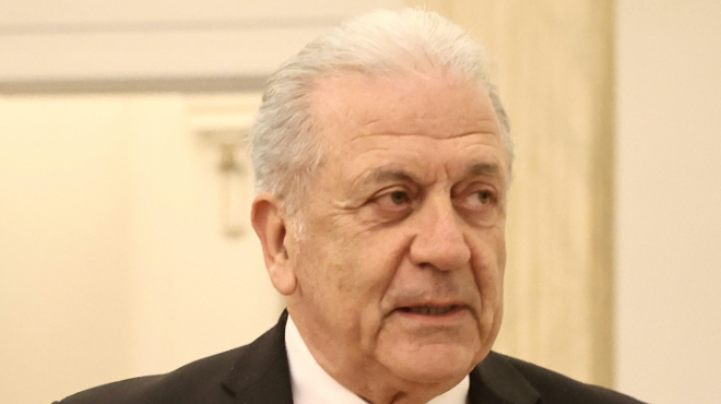 δημήτρης-αβραμόπουλος-καμήλες-564308347
