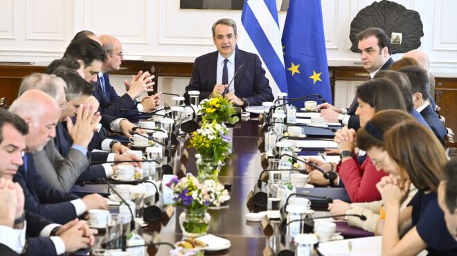 χαμηλό-βαρομετρικό-στο-πασοκ-μετά-τα-γ-564263710