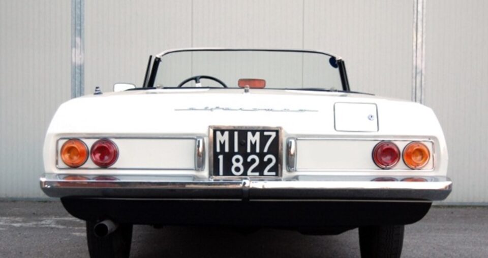 Mια Alfa Romeo 2600 στην «άκρη του μαχαιριού»-5