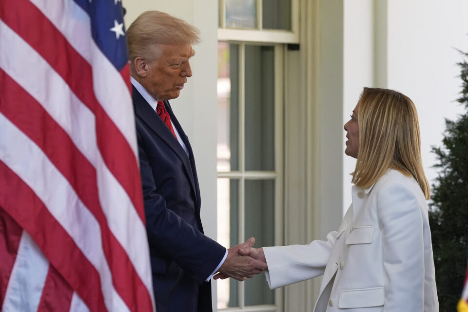 Ρήξη στις σχέσεις Μελόνι – Τραμπ: Από τις κολακείες στις… ικεσίες-1