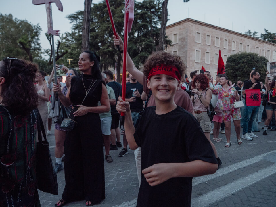 Φωνές διαμαρτυρίας από τους δρόμους των Τιράνων-1