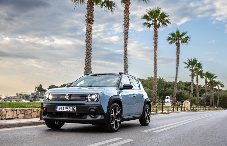 Οδηγούμε στην Ελλάδα το νέο Renault 4 E-Tech Electric-2