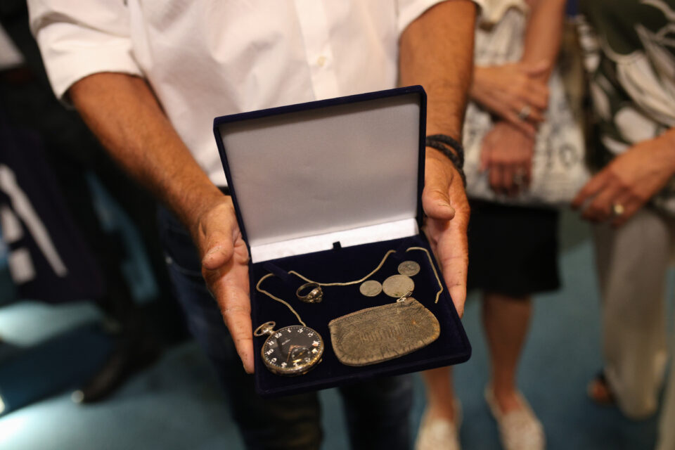 81 χρόνια μετά, η κλεμμένη μνήμη επιστρέφει στις οικογένειες θυμάτων των ναζί-11