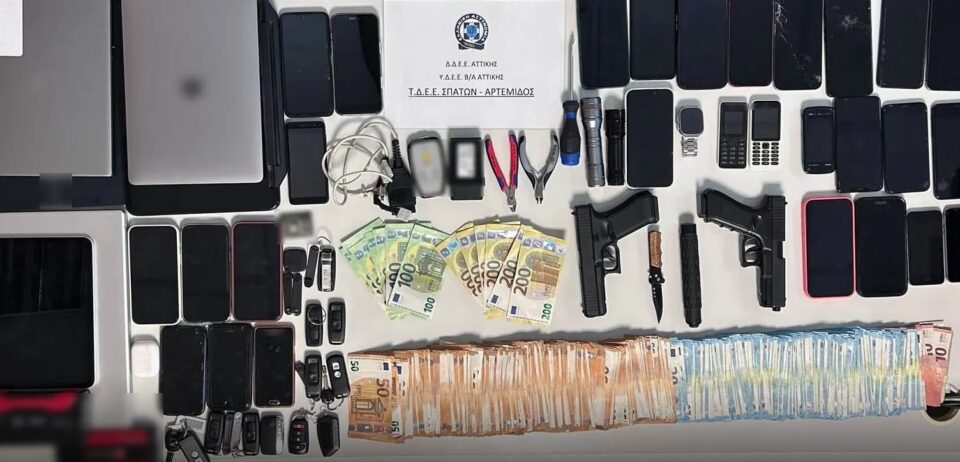 Εκλεβαν αυτοκίνητα, τα παραποιούσαν και τα μεταπωλούσαν – 13 συλλήψεις-1