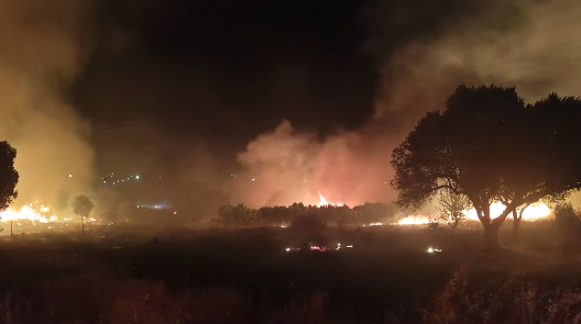 φωτιά-στην-κερατέα-μεγάλη-κινητοποί-564300556