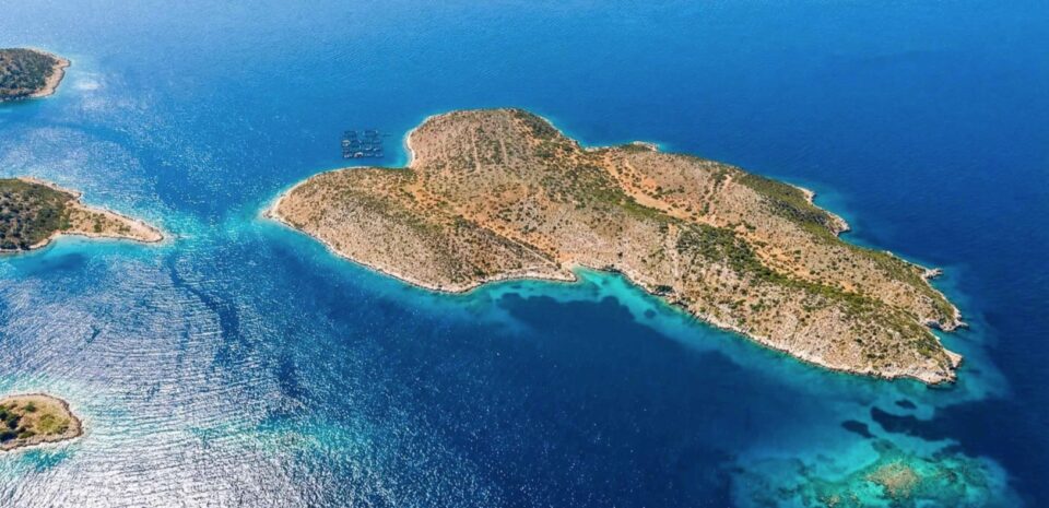 Ο Καναδός σελέμπριτι του real estate που πουλά ελληνικά νησιά-5
