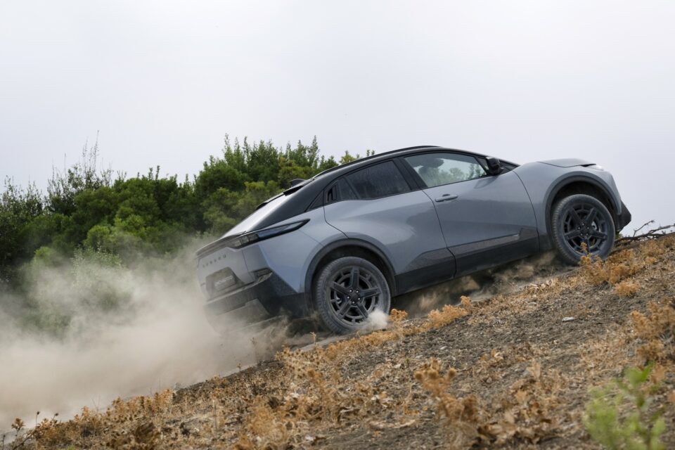Οδηγούμε το Subaru Uncharted-1