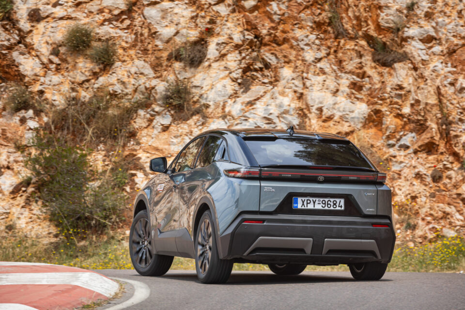 Δοκιμή: Νέο Toyota C-HR+ AWD με 343 ίππους-1