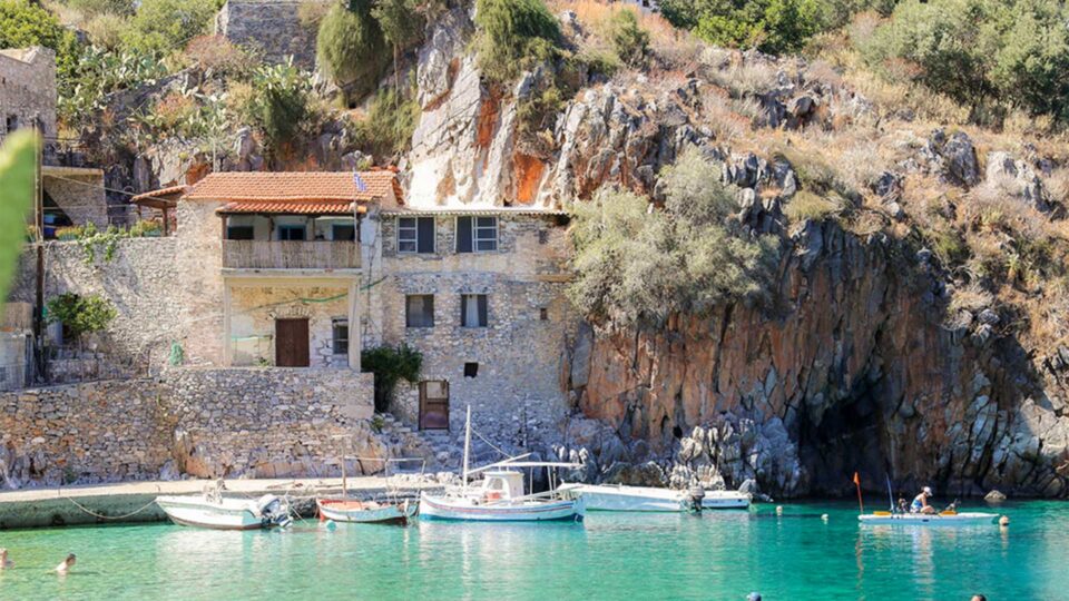 Τρεις αφορμές για παράκαμψη στην προσηλιακή Μάνη αυτό το καλοκαίρι -5