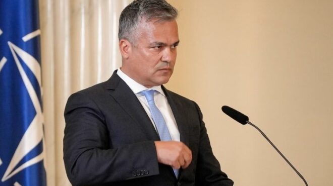η-πολιτική-κρίση-βαθαίνει-στη-ρουμανί-564299326