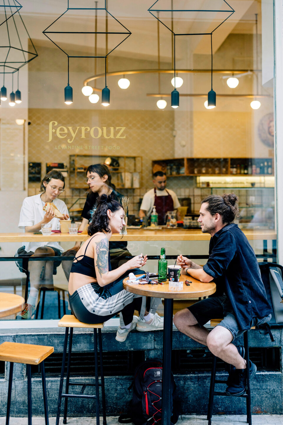 Οδός Βύσσης: Από τα πομολάδικα στα wine bars-4