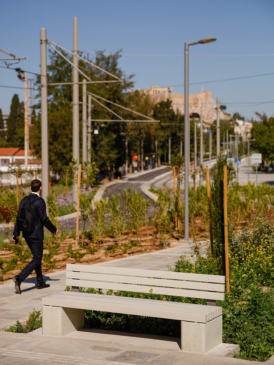 Ποιος κάθεται σε αυτά τα παγκάκια;-3