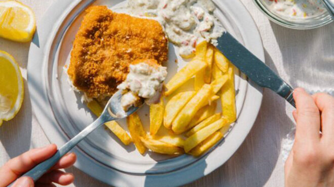 fish-chips-με-φιλέτο-μπακαλιάρου-σε-κουρκούτ-564287704