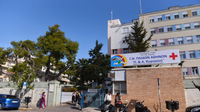 στο-χειρουργείο-βρέφος-4-μηνών-μετά-από-564292534
