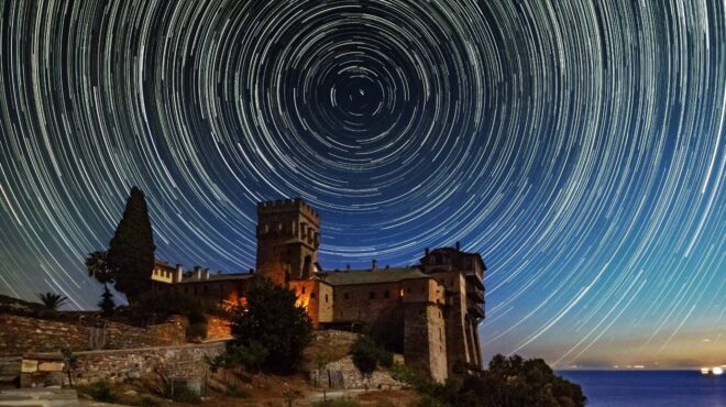 star-trails-στο-αγιον-ορος-564283921