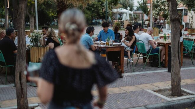 τραπεζάκια-έξω-7-μαγαζιά-με-ωραίο-φαγητ-564284407