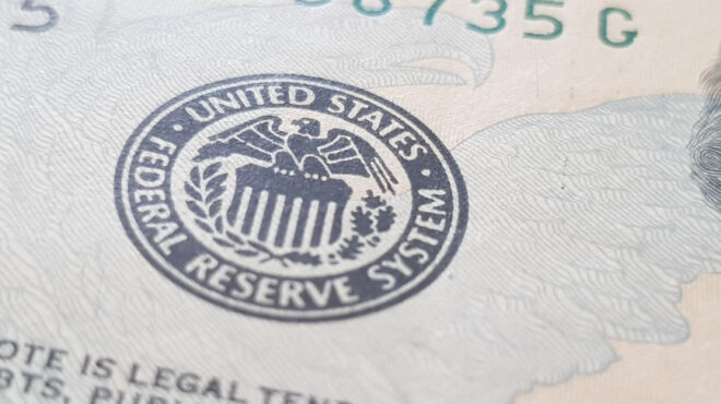 fed-σταθερά-επιτόκια-με-αυξημένες-προσδ-564291259