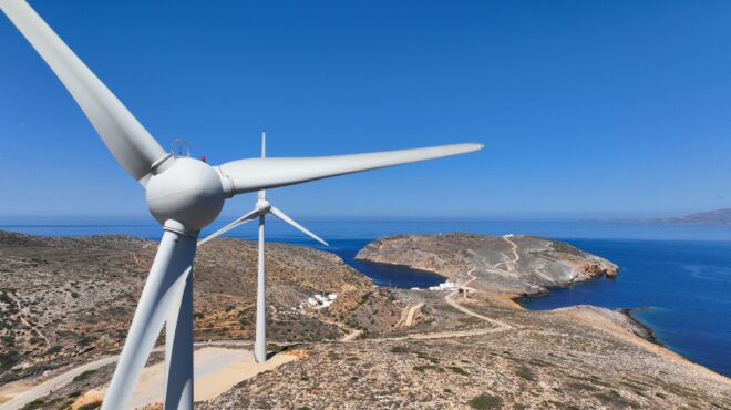 οι-ελληνικές-απε-γεμίζουν-μπαταρίες-τ-564301639