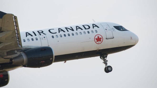 καναδάς-πιλότος-της-air-canada-πετούσε-επί-17-χρό-564275419