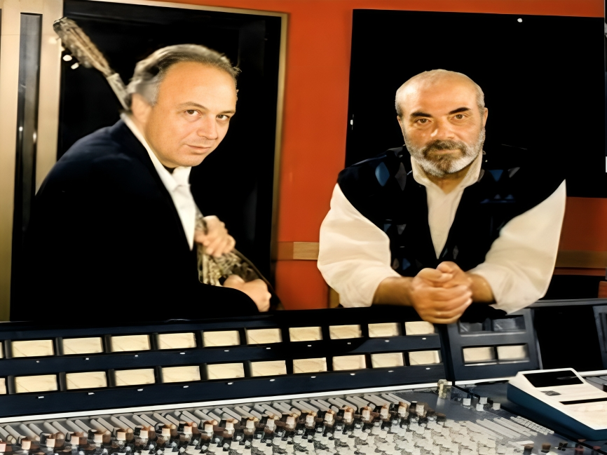 Ο Καζαντζίδης ερμηνεύει Χικμέτ και συγκλονίζει-1