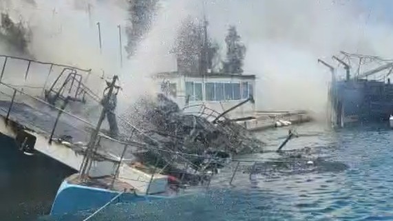 παξοί-βίντεο-από-την-κατάσβεση-της-φωτ-564278347