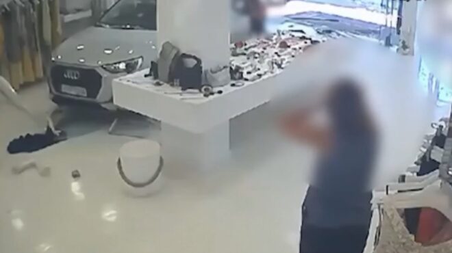 βριλήσσια-αυτοκίνητο-εισέβαλε-σε-κ-564341524