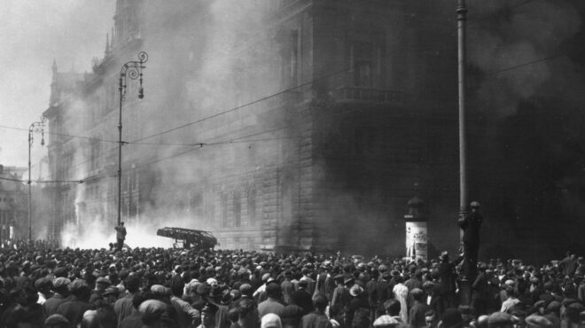 σαν-σήμερα-15-ιουλίου-1927-η-ιουλιανή-εξέγ-564344197