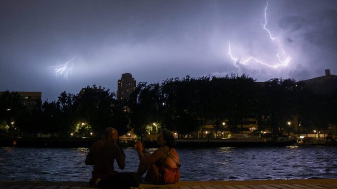 από-τον-καύσωνα-στην-κακοκαιρία-δύο-νε-564350182