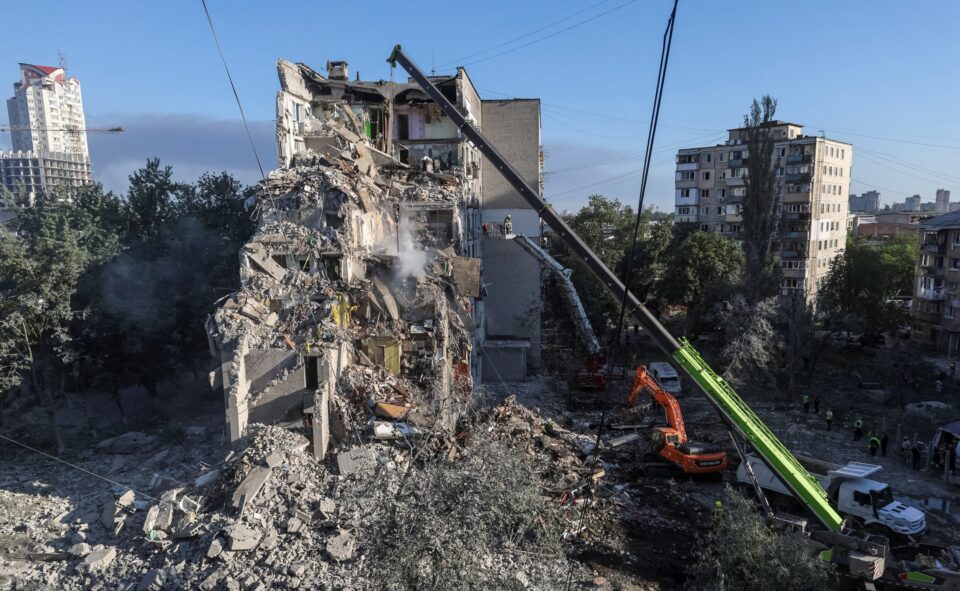 Στους 17 οι νεκροί από τη ρωσική επίθεση στο Κίεβο – Ο Πούτιν ενημερώθηκε, λέει το Κρεμλίνο-3