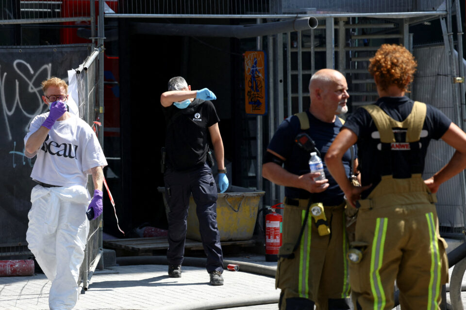 Τραγωδία στις Βρυξέλλες: Νεκροί από φωτιά σε κτίριο υπό ανακαίνιση – Αγνοούνται έξι εργάτες-1