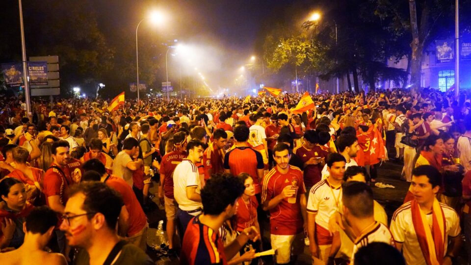 Μουντιάλ 2026: Στους δρόμους οι Ισπανοί – Ολονύχτιοι πανηγυρισμοί από Μαδρίτη έως Βαρκελώνη-3