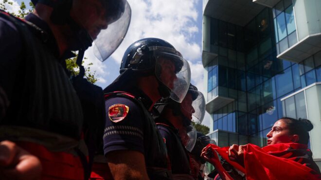 αλβανία-νέα-διαδήλωση-κατά-του-πολυτε-564361840