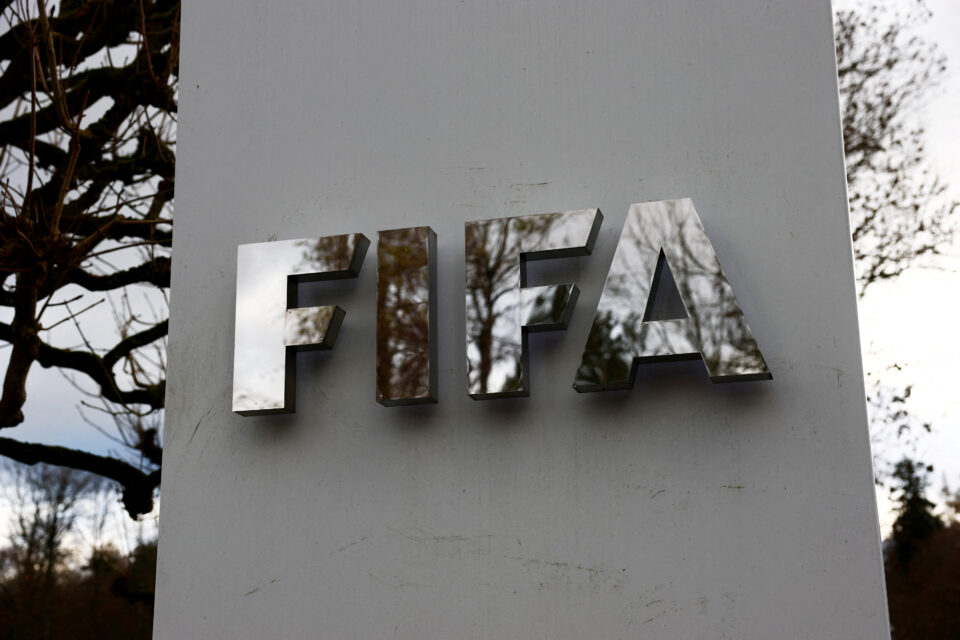 FIFA: Απτόητη από το ευρωπαϊκό μποϊκοτάζ, δηλώνει πως προχωρά στο σχέδιό της για το Μουντιάλ-1