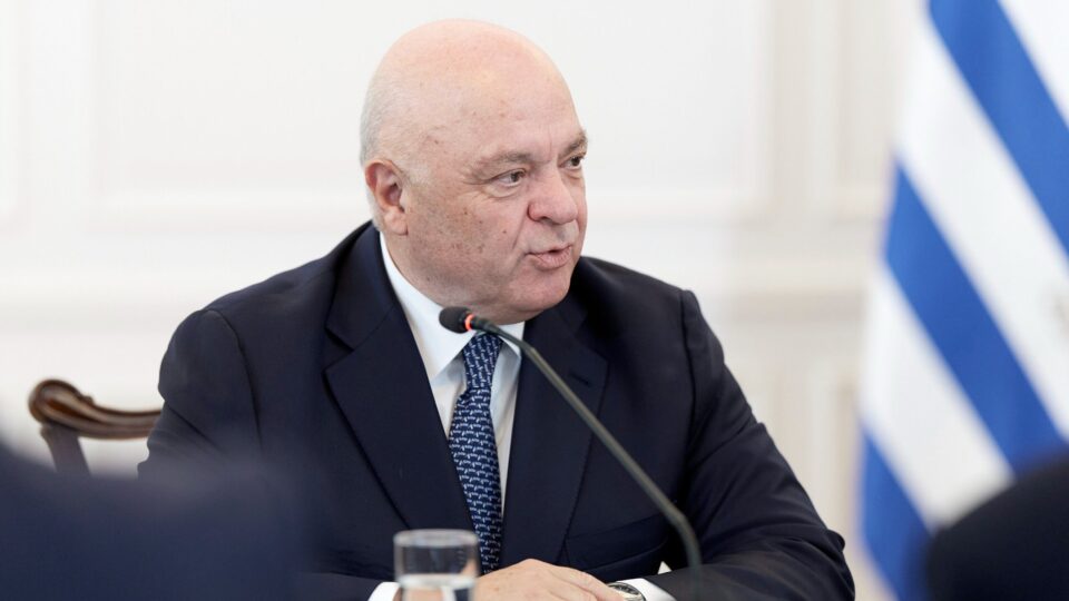 Δωρεά τραπεζών για ανακαίνιση των ΑΕΙ-3