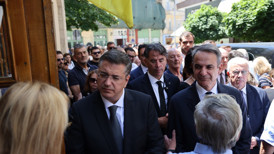 «Ανθρωποι σκοτεινοί βύθισαν την οικογένεια σε ένα βαθύ πηγάδι πένθους» – Ολοκληρώθηκε η εξόδιος ακολουθία της Βάγιας Νέστορα-1