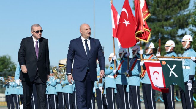 η-αγκυρα-επενδύει-στο-φλερτ-με-τη-βηρ-564378310