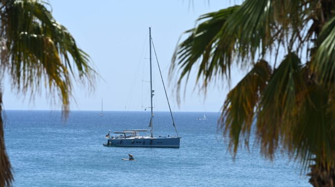 καιρός-επιμένουν-οι-υψηλές-θερμοκρασ-564320440