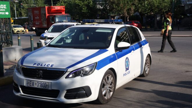 κατάρρευση-πολυκατοικίας-στα-πετράλ-564318331