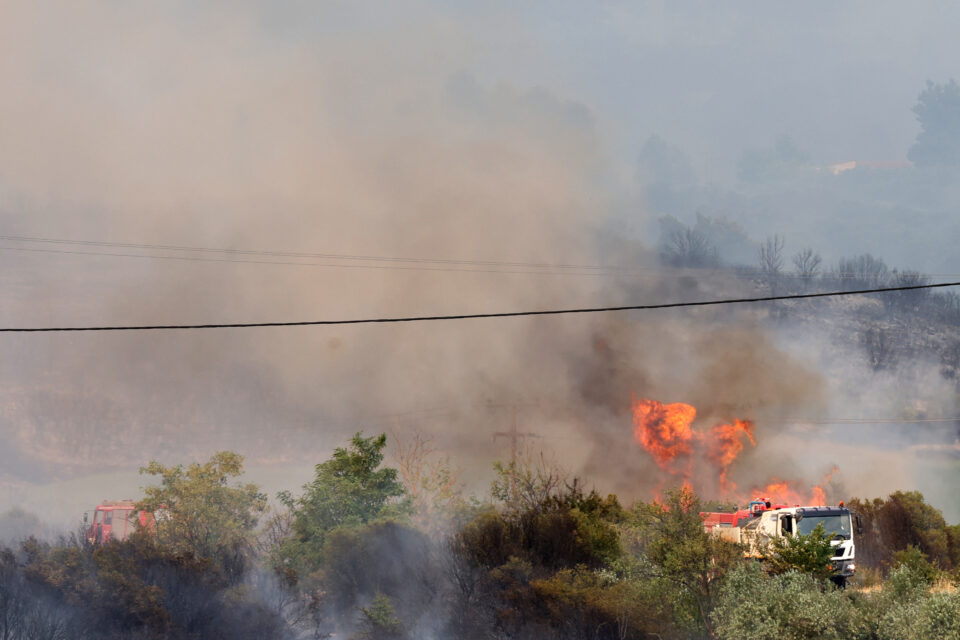 Φθιώτιδα: Καλύτερη εικόνα στο μέτωπο της φωτιάς – Ενισχύθηκαν οι δυνάμεις-1