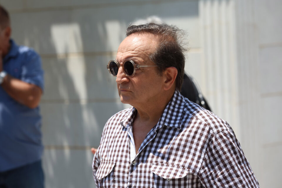 Το τελευταίο αντίο στον Βασίλη Λεβέντη – Εικόνες-6