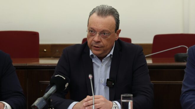 παραιτήθηκε-ο-φάμελλος-από-πρόεδρος-τ-564334735