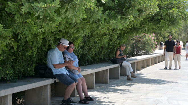 καιρός-πιο-θερμός-από-το-κανονικό-ο-φετ-564341497