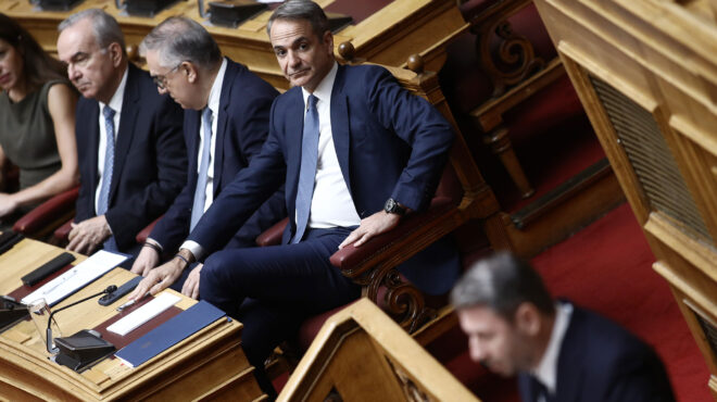 μείωση-της-τιμής-σε-βενζίνη-και-ντίζελ-564338860